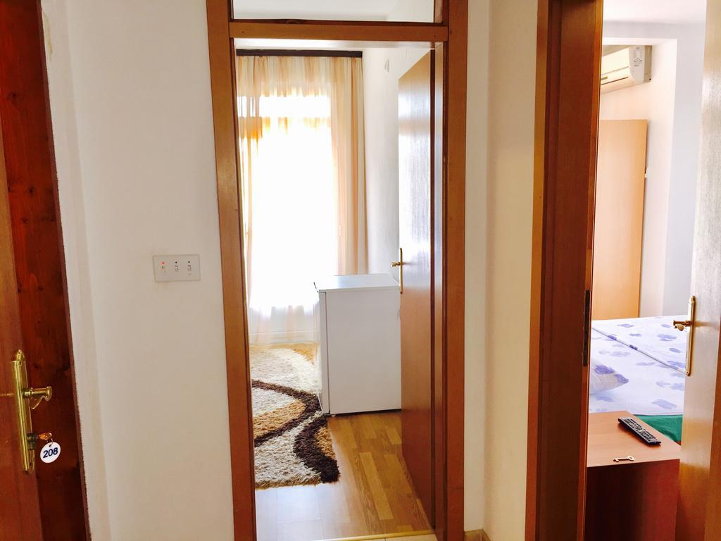 Apartments Flamingo Ulcinj Exterior photo
